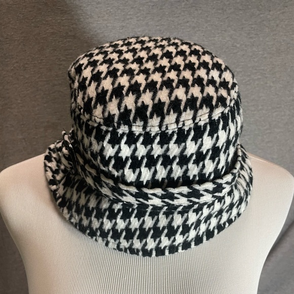 manhattan hat company Accessories Vintage 9s Houndstooth Bucket Hat